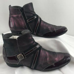 Un Tour en Ville Patent Leather Sparkle Booties